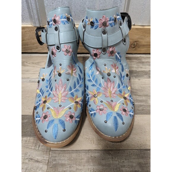 Sandal Floral Embroidered Boot Style Sz 10 Strap Faux Leather #coastalcowgirl - Picture 5 of 10
